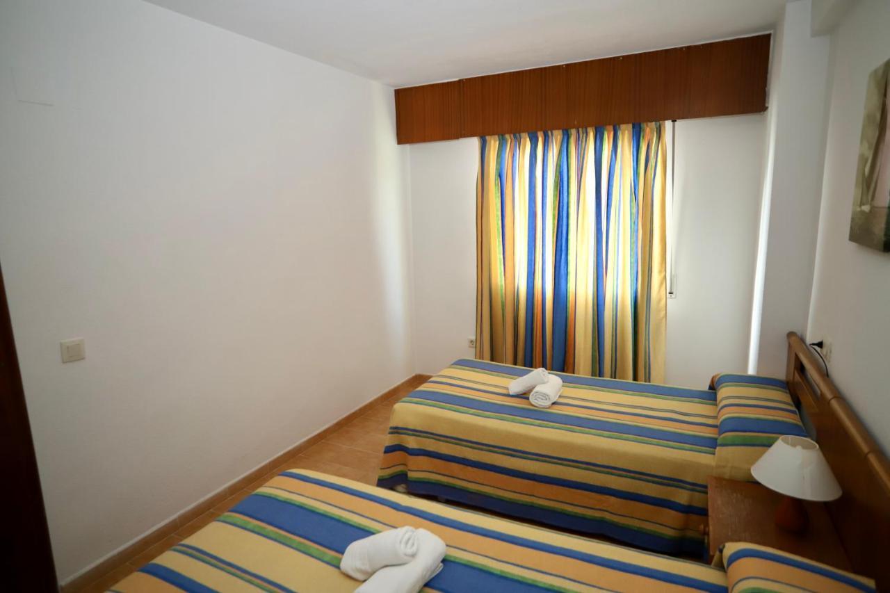 Apartamentos Torre Gerona Бенидорм Екстериор снимка