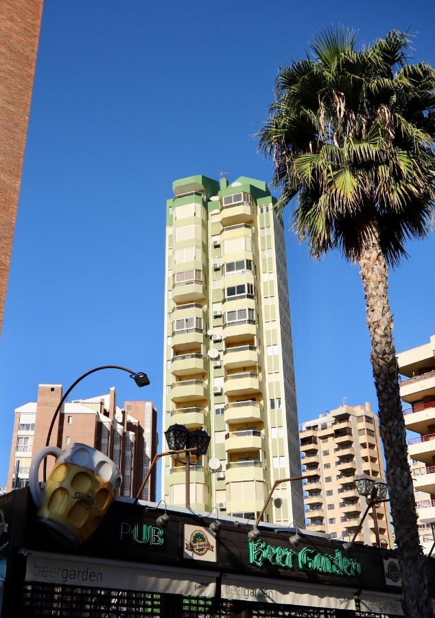 Apartamentos Torre Gerona Бенидорм Екстериор снимка