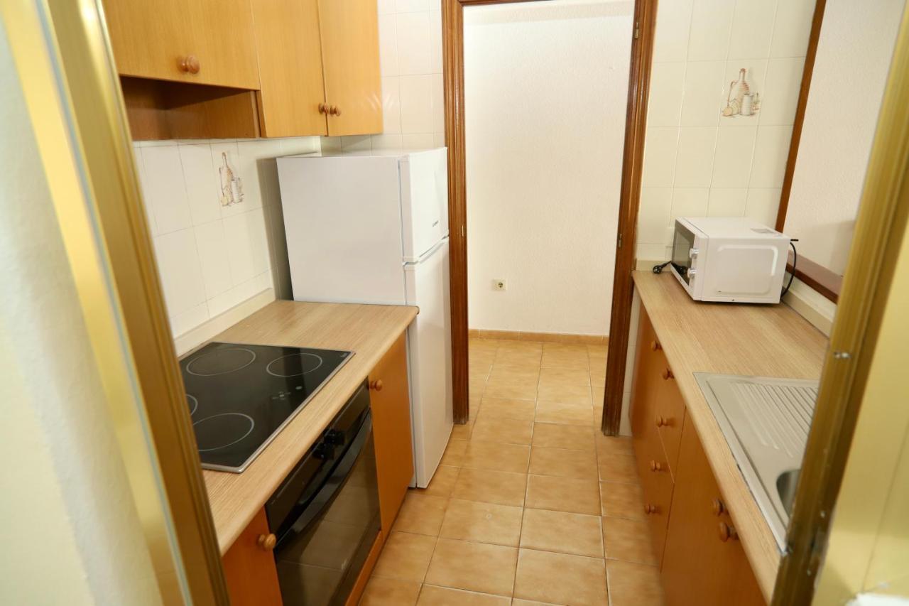 Apartamentos Torre Gerona Бенидорм Екстериор снимка