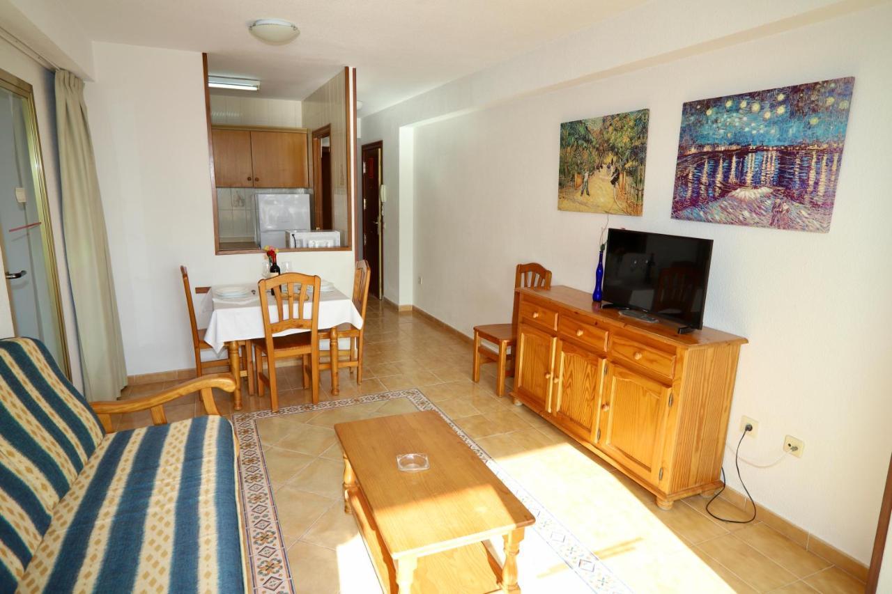Apartamentos Torre Gerona Бенидорм Екстериор снимка
