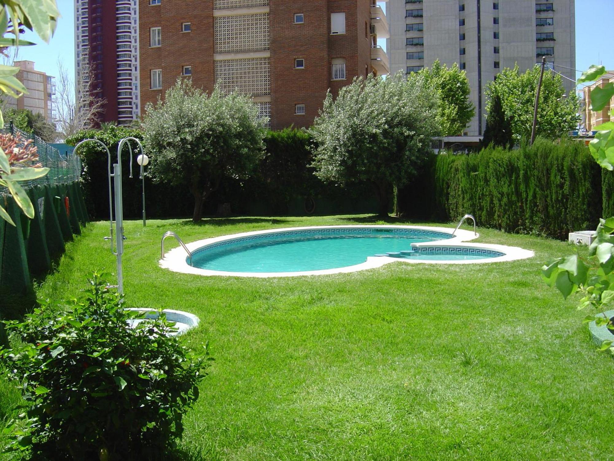 Apartamentos Torre Gerona Бенидорм Екстериор снимка